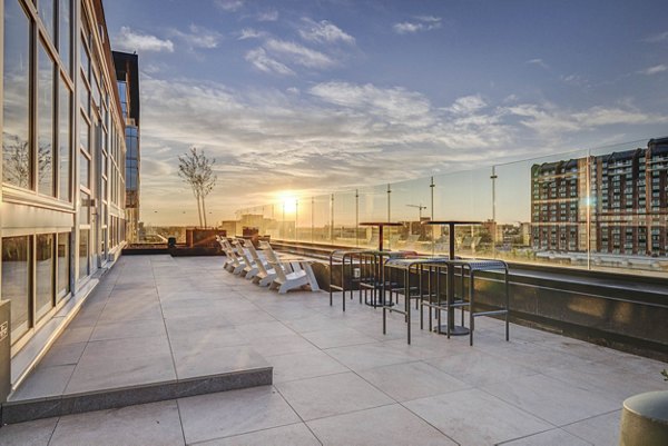 rooftop deck at 6th and Main Apartments