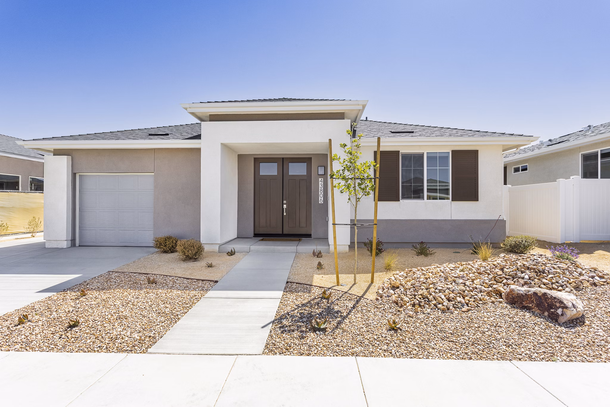 Vello Valley: Elegant BTR single apartment townhomes with modern architecture and lush landscaping