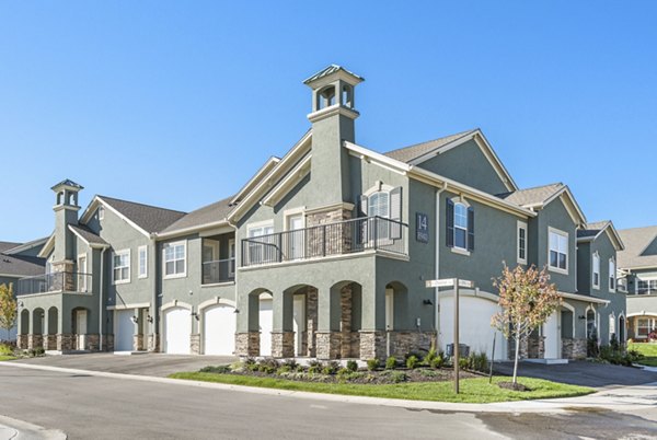 exterior at Savannah West Apartments