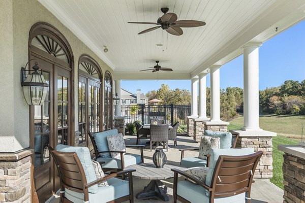 patio at Savannah West Apartments