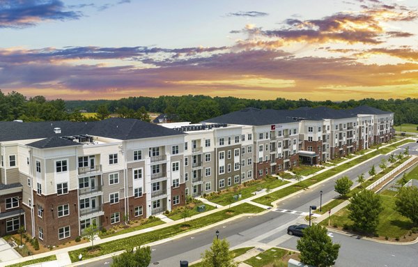 Album Huntersville: Night view at luxury apartments in Huntersville