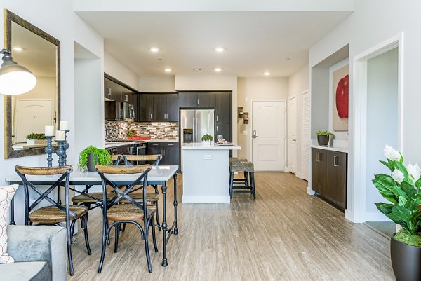 dining room at Altura Apartments