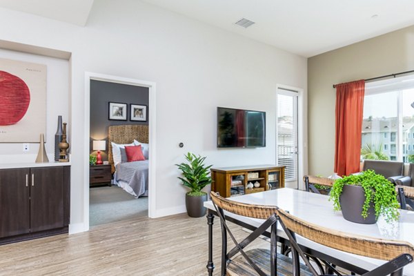 dining room at Altura Apartments