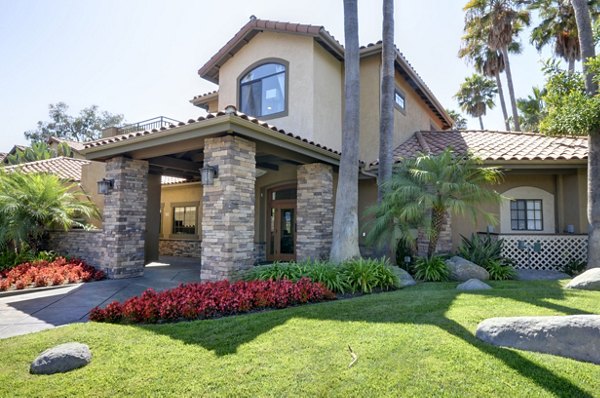 Bella Terra Apartments: Contemporary luxury apartment in a landscaped setting