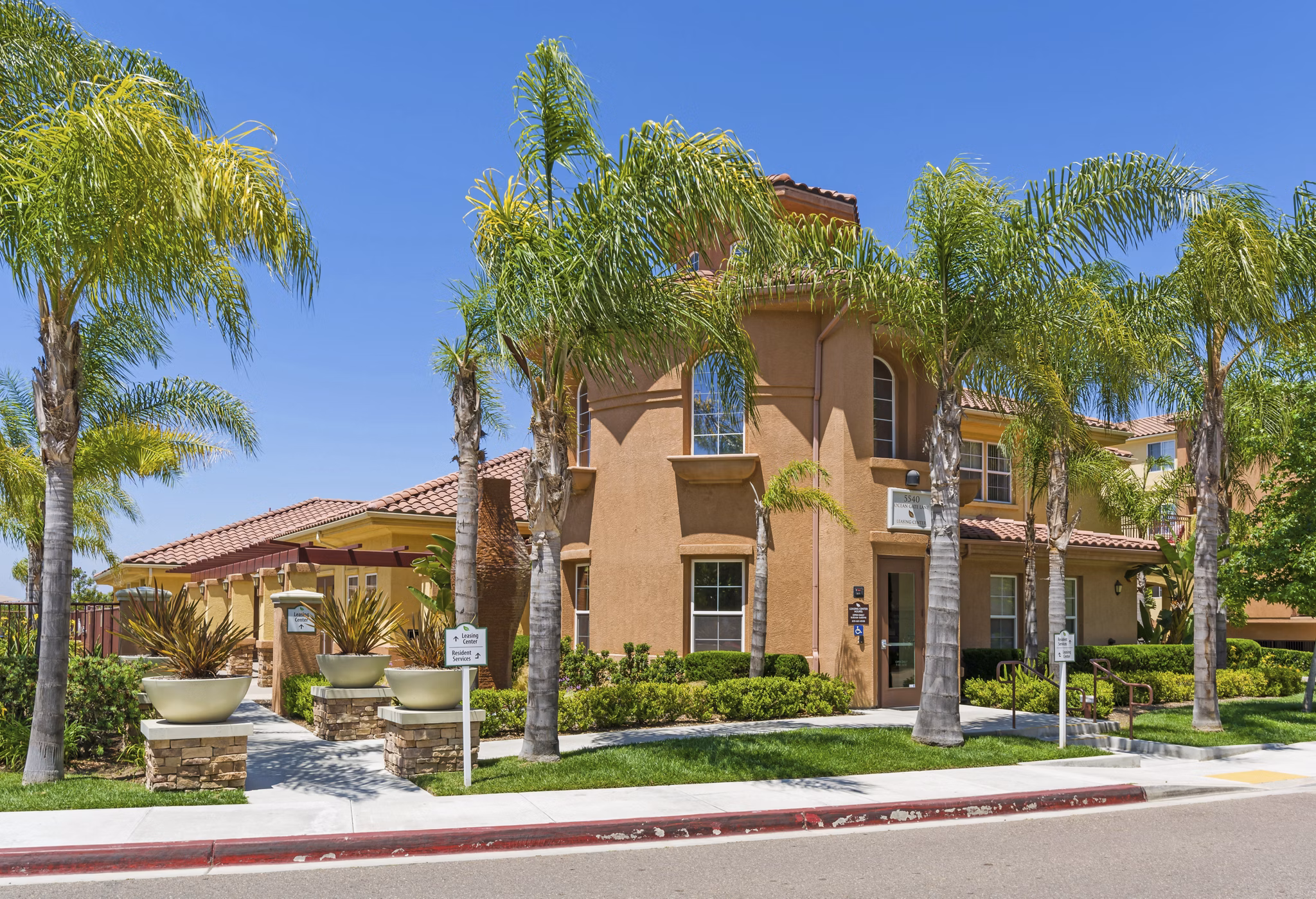 Greenfield Village Apartments: Elegant view of luxury apartments in a serene neighborhood setting