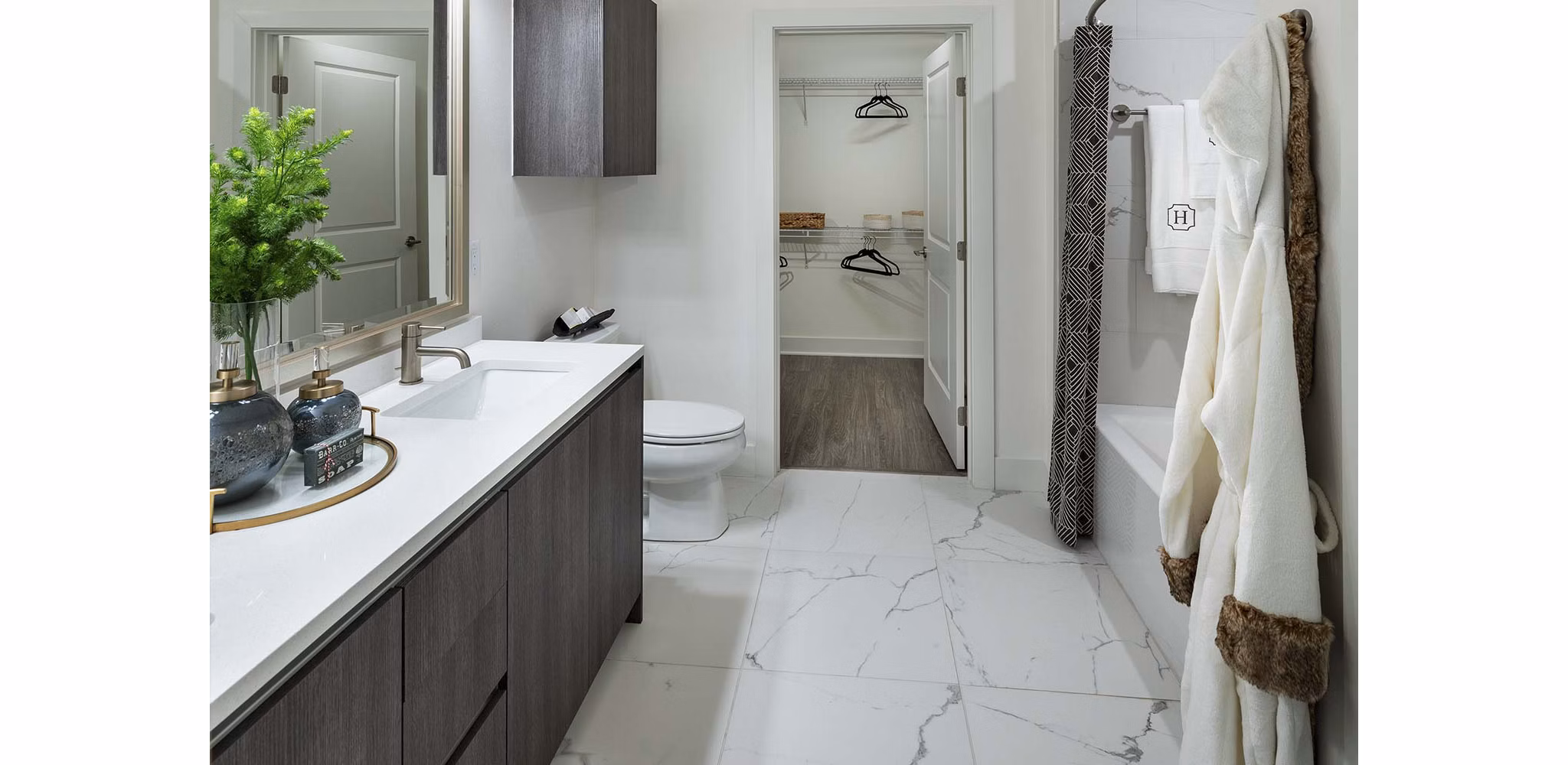 Bathroom at Kinley West LA Apartments
