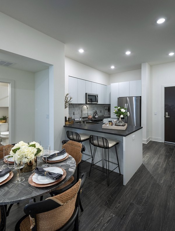 dining area at Hanover West LA Apartments