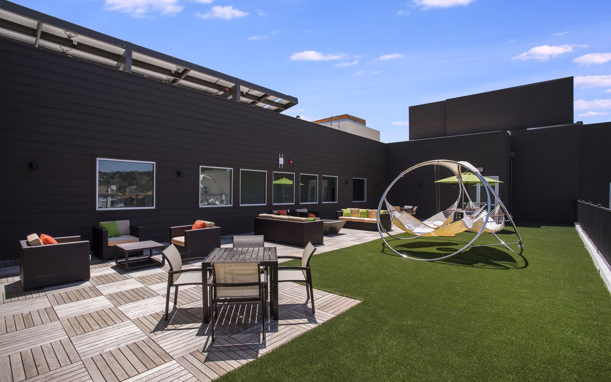 Chic outdoor courtyard at Metro Mission Valley Apartments in San Diego