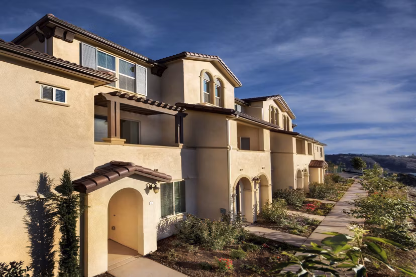 Ocean Air Apartments: Coastal luxury apartments in a serene San Diego setting
