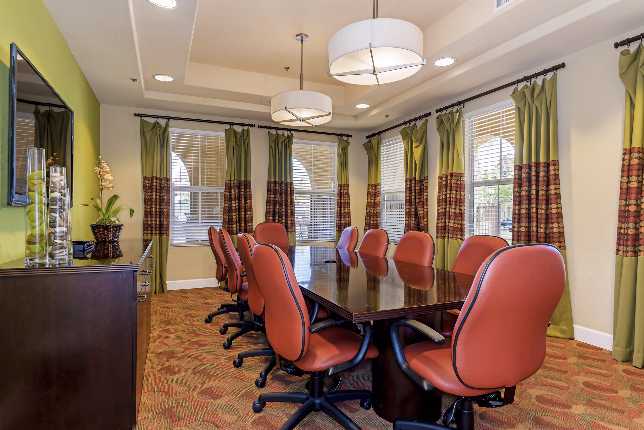 State-of-the-art meeting facility at Riveredge Terrace Apartments for luxury gatherings and events