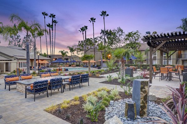 courtyard at Park Pointe Apartments