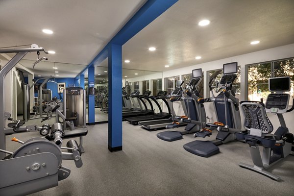 fitness center at Ascend2300 Apartments 