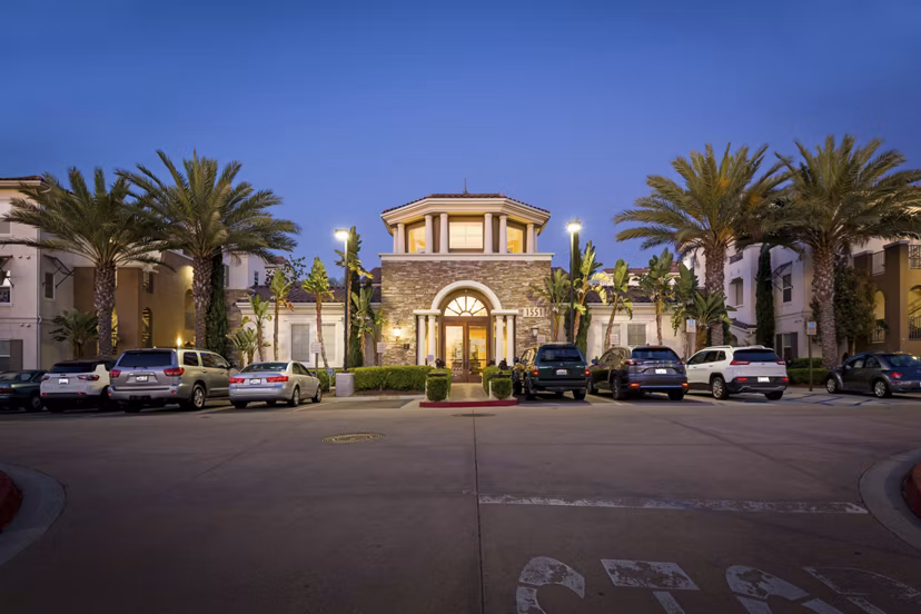 Rosina Vista Apartments: Elegant luxury apartments nestled in the heart of serene landscapes