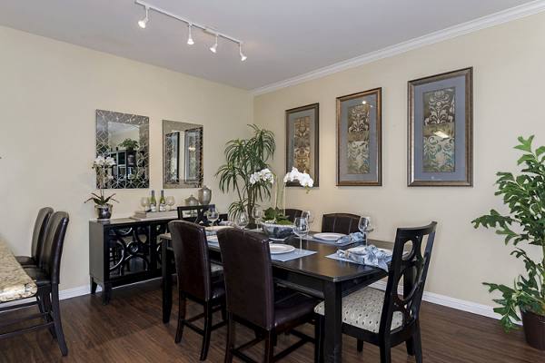 dining room at Rosina Vista Apartments