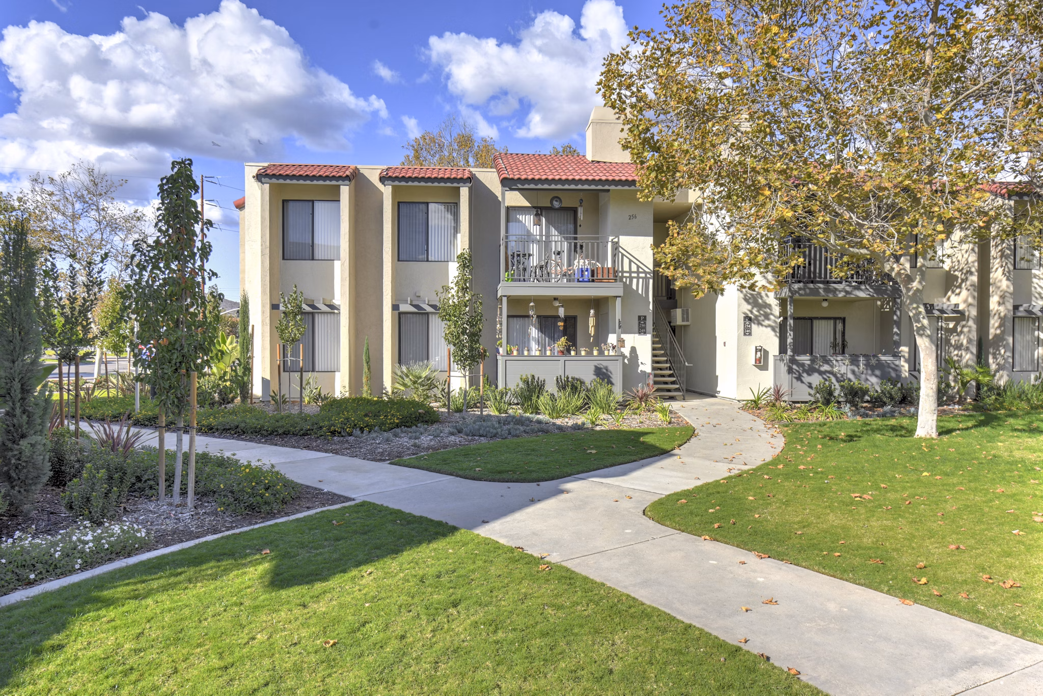 Santee Villas: Spanish-style luxury apartments in Santee