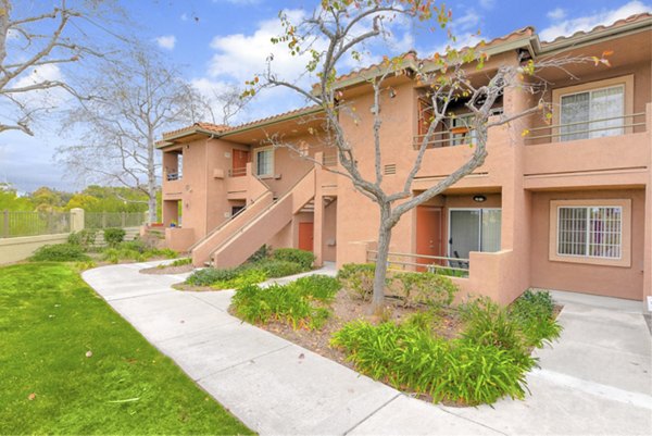 Sunbow Villas: Elegant of luxury apartments in Chula Vista