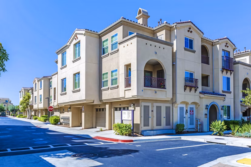 Tavera Apartments: Elegant building of luxury apartments in sunny San Diego
