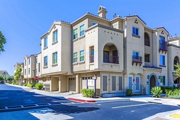 Tavera Apartments: Elegant building of luxury apartments in sunny San Diego