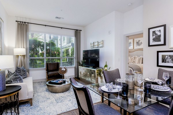 dining room at Vora Mission Valley East Apartments