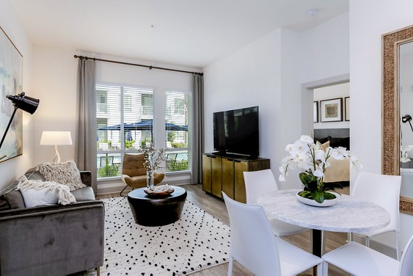 dining room at Vora Mission Valley East Apartments