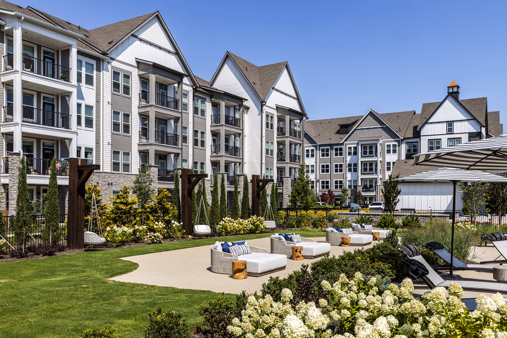 Spacious patio with modern furnishings at NOVEL Harpeth Heights by Crescent Communities Apartments