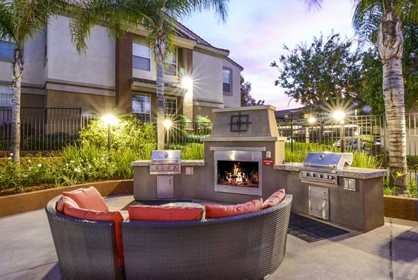 grill area/fire pit at Tuscany Ridge Apartments