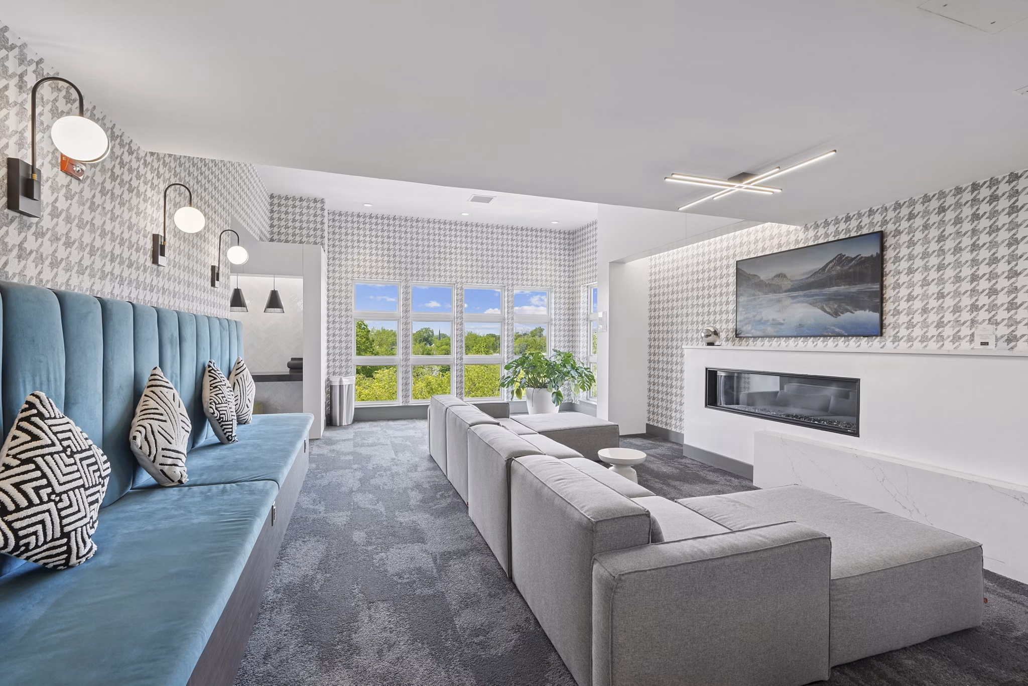 clubhouse at The Park at Woodbridge Station Apartments