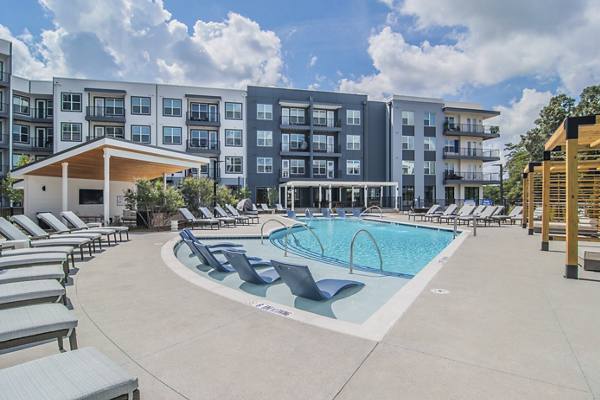 pool at Solis Reynolds Place Apartments