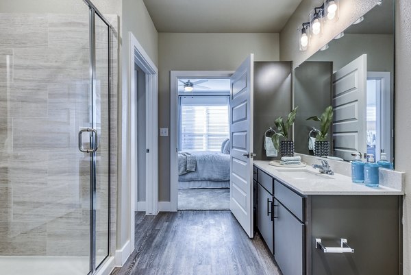 bathroom at Moderno Apartments