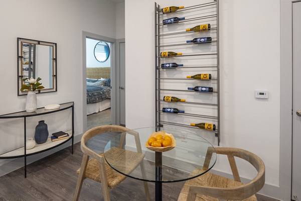 dining area at Reserve at Baybrook Apartments