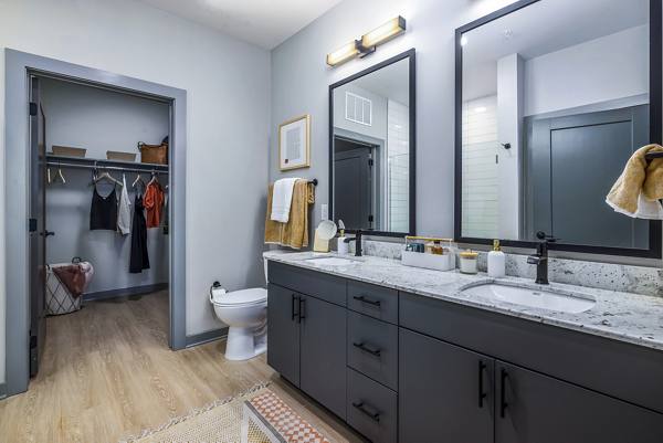 bathroom at Solis Hills Apartments