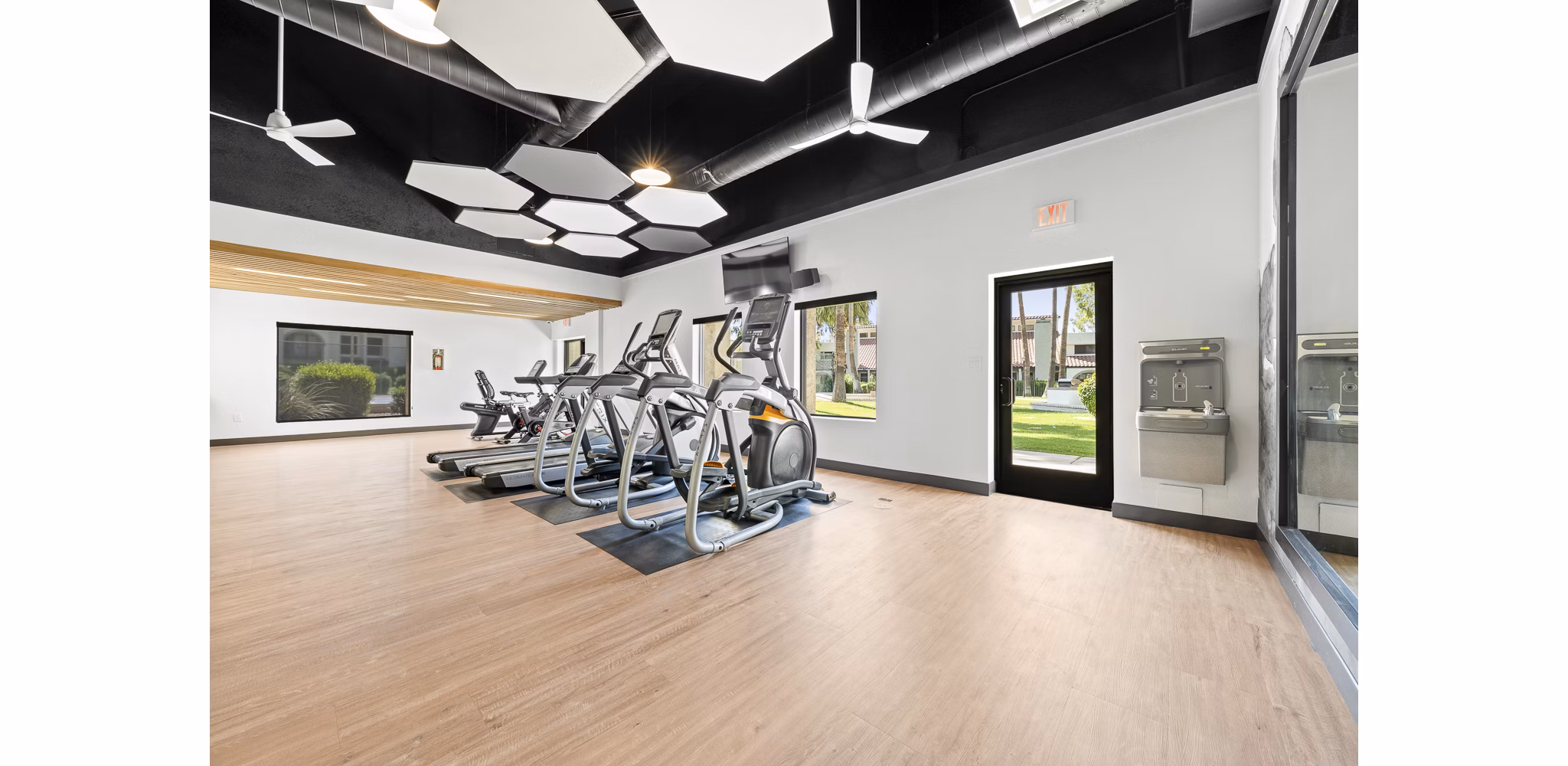 Fitness center with state-of-the-art gym equipment at La Privada Apartments