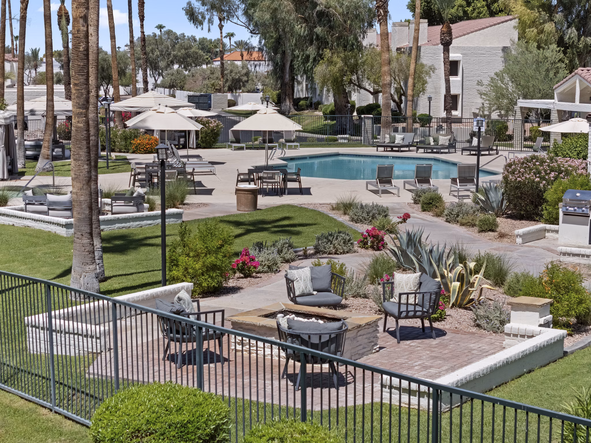 grill area at La Privada Apartments