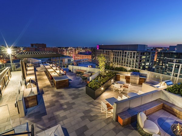 rooftop deck at Market House Apartments