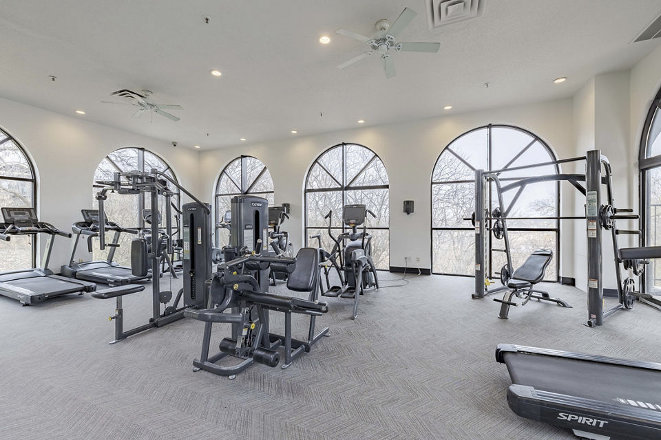 fitness center at Avana Minnetonka Apartments 