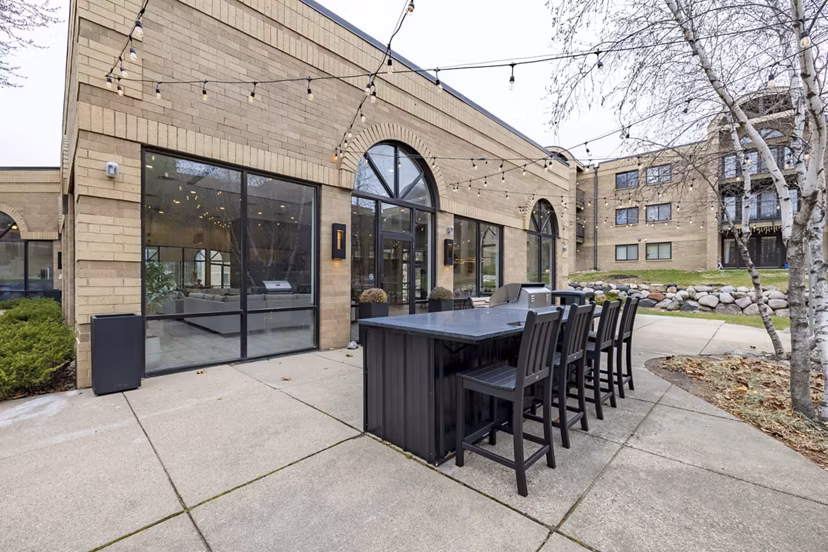 grill area at Avana Minnetonka Apartments 