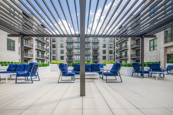 Courtyard featuring landscaped gardens at Canal 1535 Apartments
