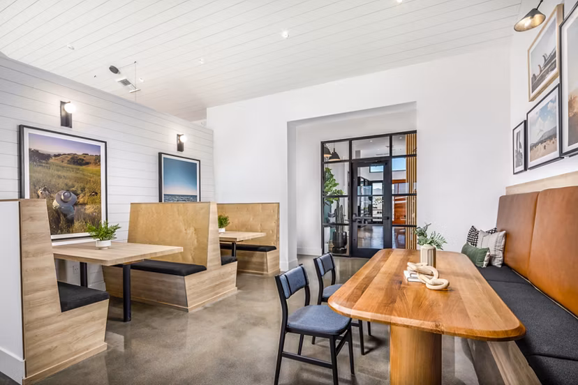 Clubhouse with modern design and lounge area at Silo Apartments