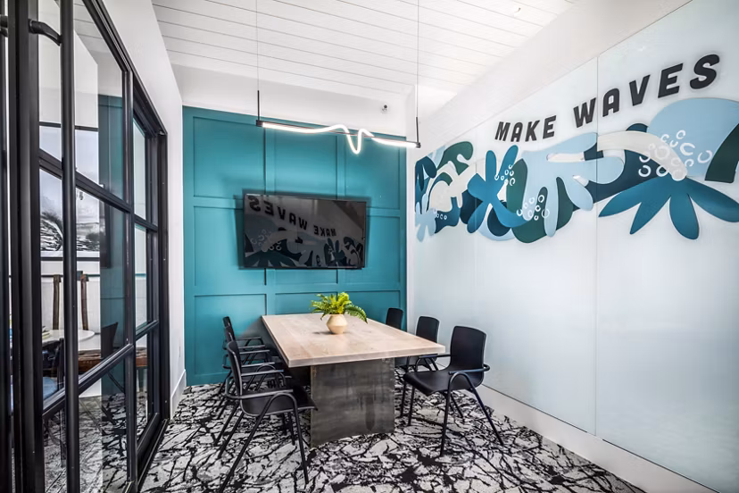 Silo Apartments: Contemporary clubhouse meeting facility ideal for events and gatherings