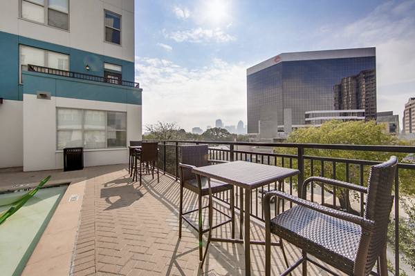 rooftop deck at McKinney Uptown Apartments