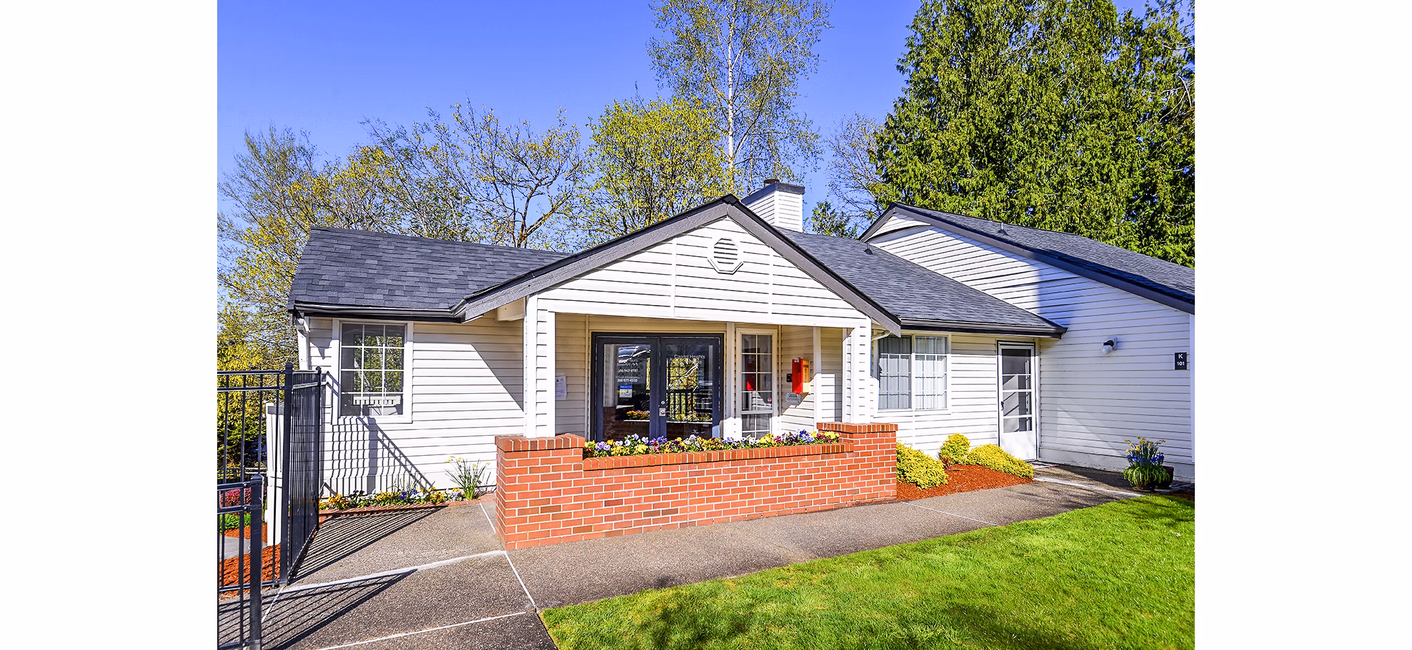 Capitol Heights Apartments: Clubhouse and leasing office with modern design and stylish decor
