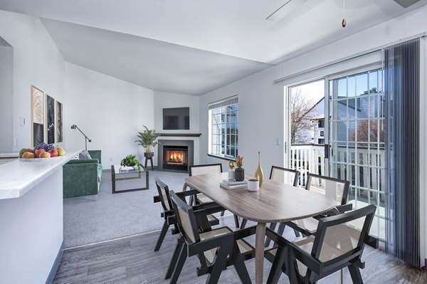 dining room at Capitol Heights Apartments