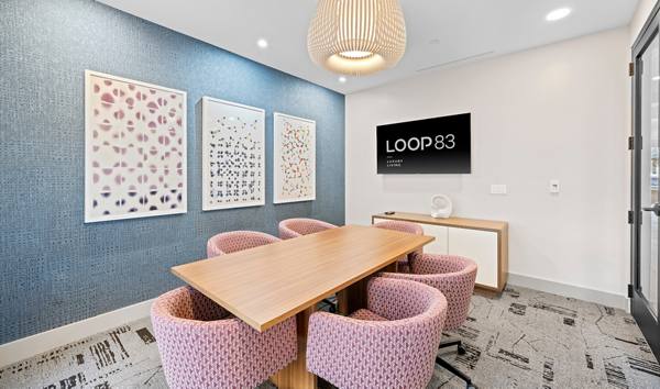 meeting facility at Loop 83 Apartments