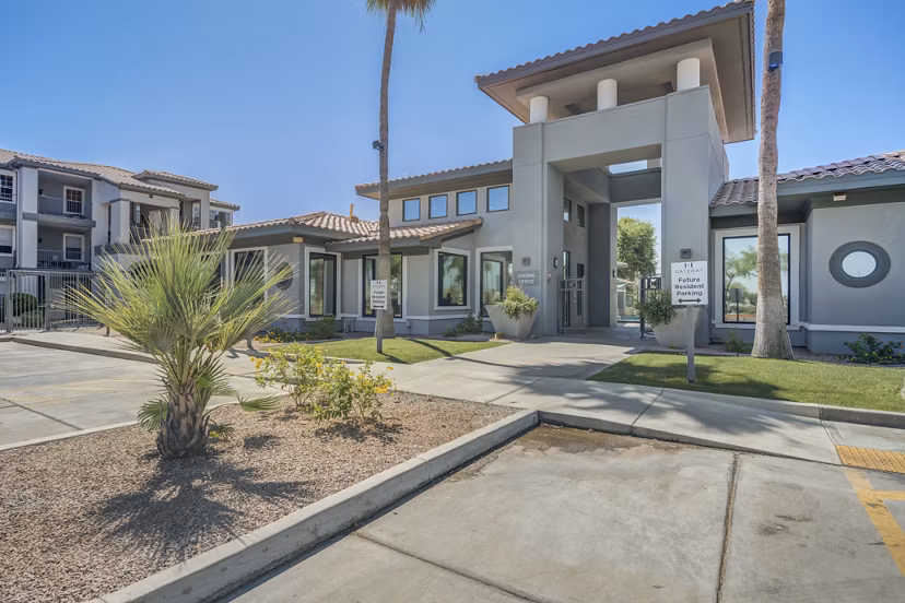 Gateway at Tempe: Luxury modern apartments with stunning design in vibrant Tempe neighborhood