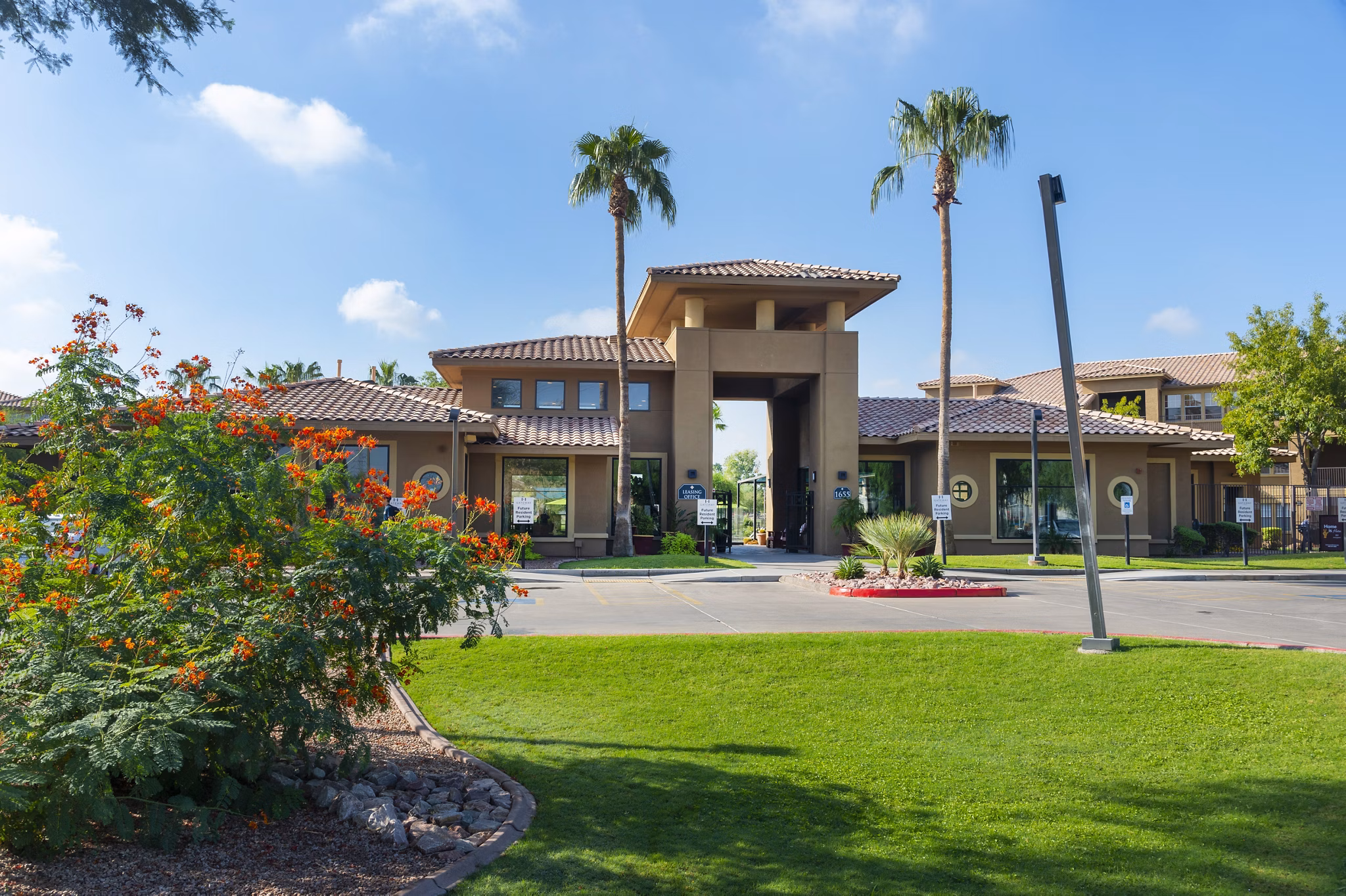 building at Gateway at Tempe Apartments