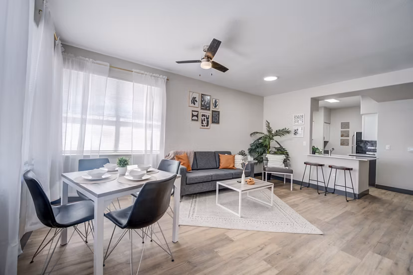 Spacious living room with modern furnishings at Gateway at Tempe Apartments, luxury rental by Greystar