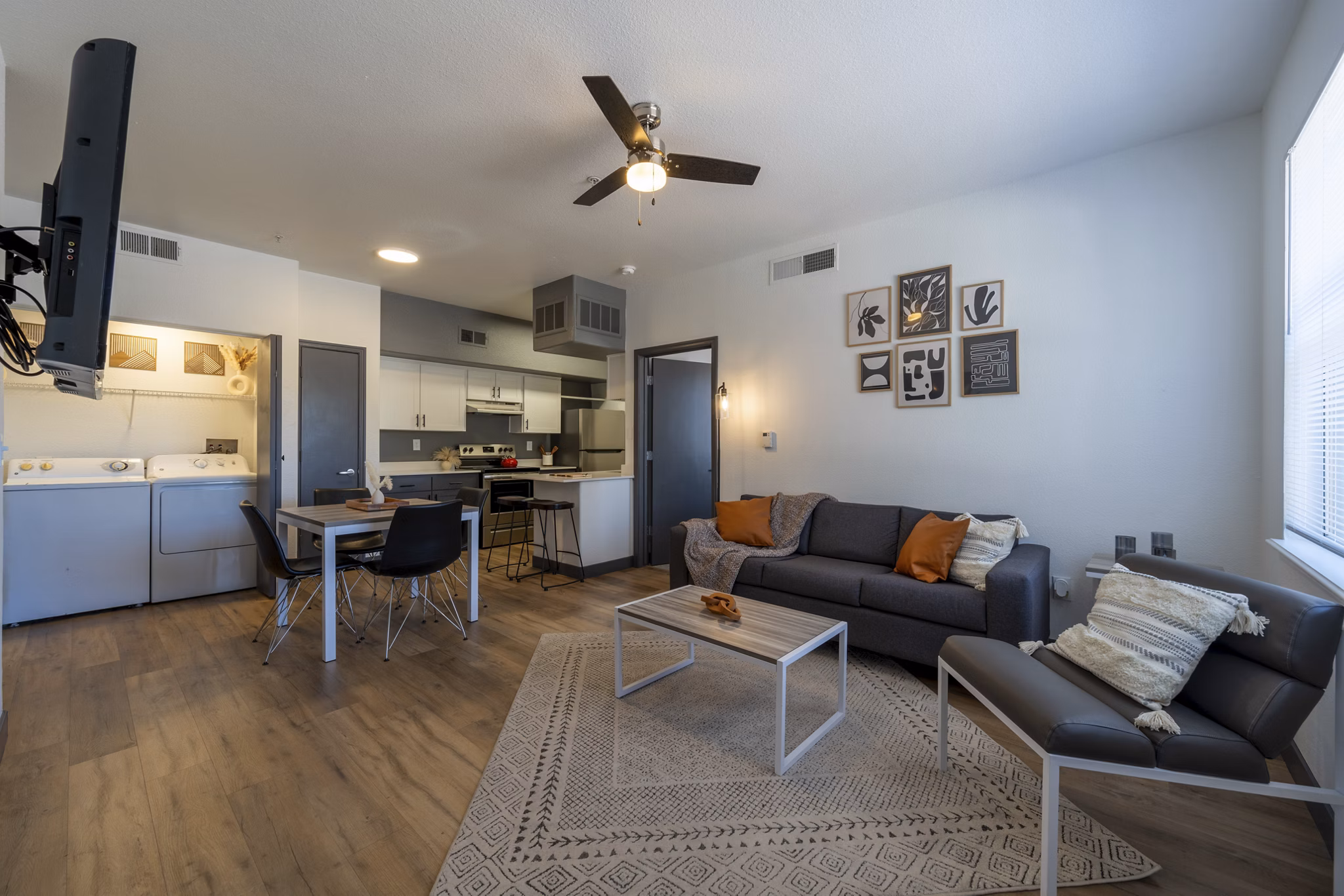 Spacious living room with modern furnishings at Gateway at Tempe Apartments, luxury rental by Greystar