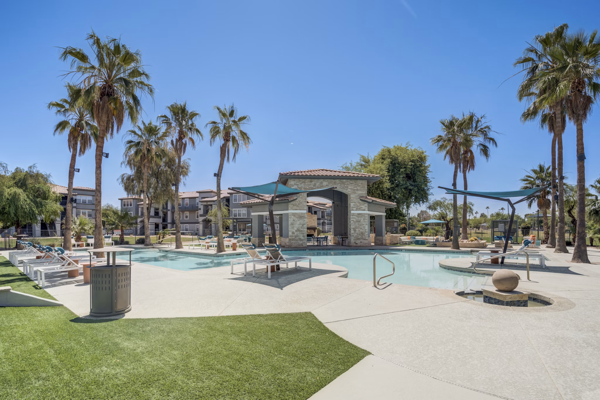 pool at Gateway at Tempe Apartments 
