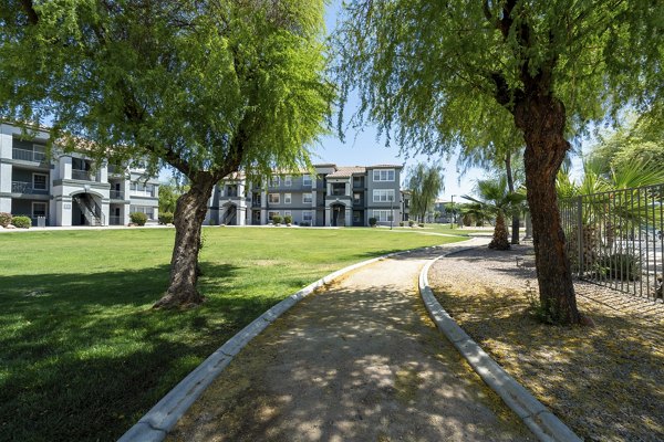 Outdoor courtyard with lush landscaping at Gateway at Tempe Apartments, perfect for relaxation and gatherings