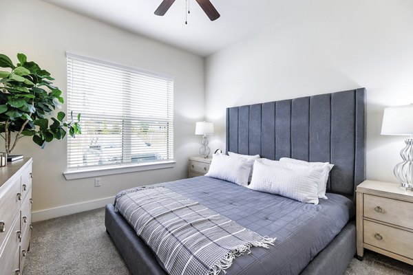bedroom at Ivy Point Klein Apartments